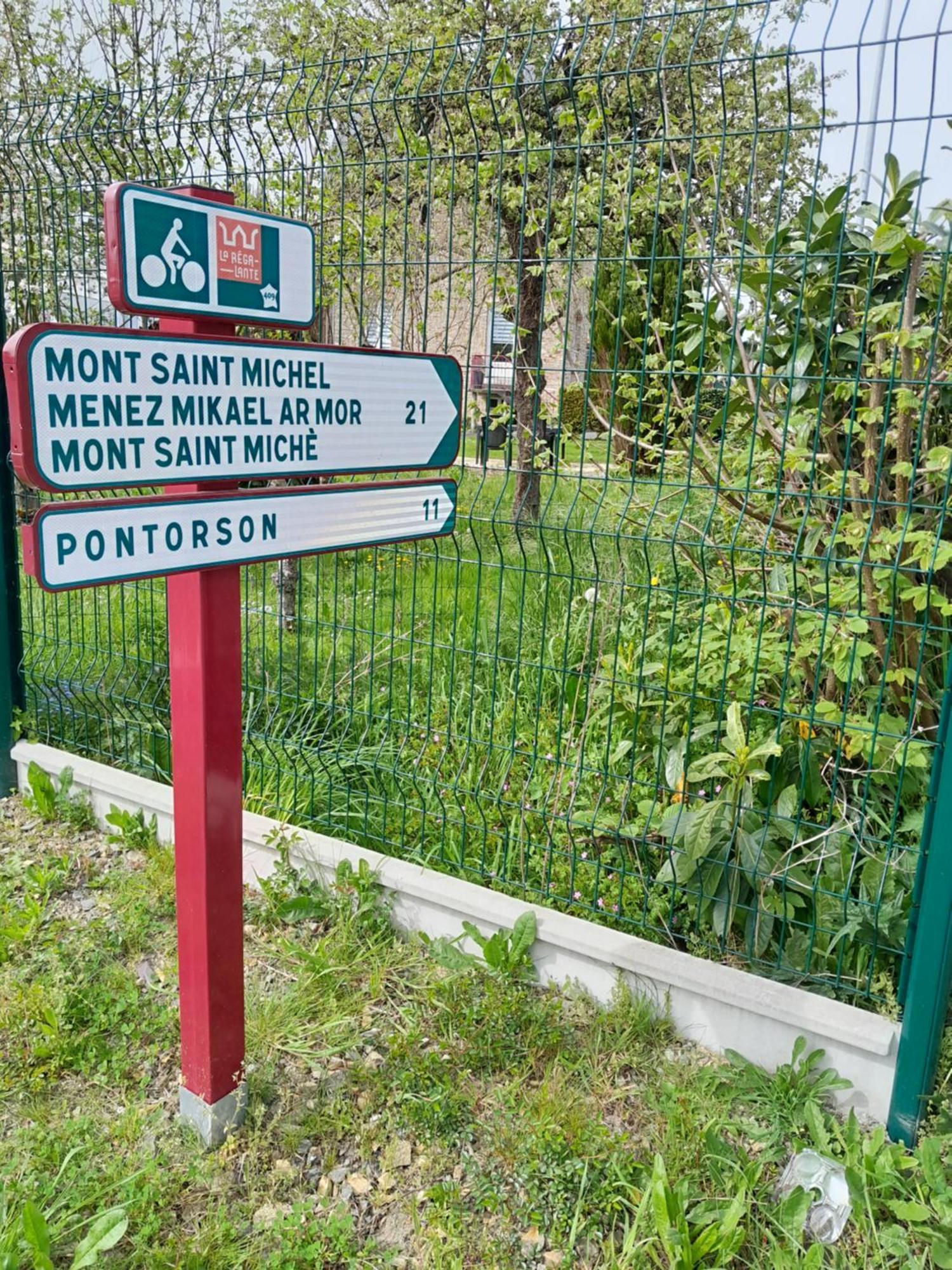 Vila Tante Adele Saint-Ouen-de-la-Rouerie Exteriér fotografie